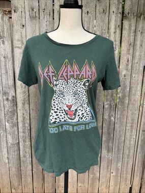 Daydreamer Forest Green Def Leppard Leopard Graphic Tee